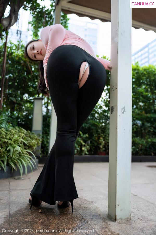 王格 王婉悠 [XiuRen]高清写真图 2024.01.11 No.7943 王婉悠Queen 丰腴美臀第25张图片